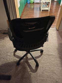 Black Mesh Office Chair with Wheels