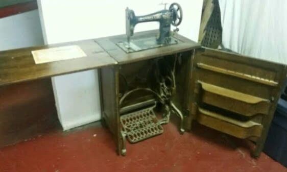 Vintage "Free No.5" Treadle Sewing Machine, Oak Cabinet