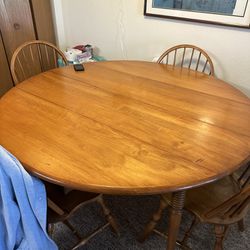 Traditional Wood Dining table - 2 Leaves, 4 Chairs