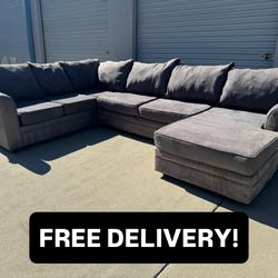 FREE DELIVERY || Bob’s Furniture Sectional Couch