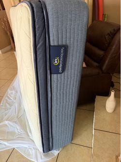 Full size mattress
