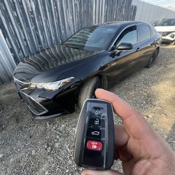 Car Keys/Llaves De Autos