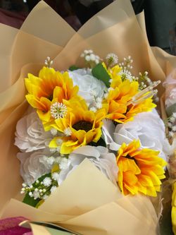 Artificial flower bouquet