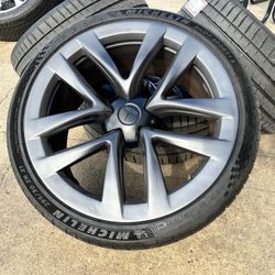 4 OEM 2024 21” TESLA MODEL S PLAID ARACHNID WHEELS MICHELIN TPMS 97% WITH CAPS