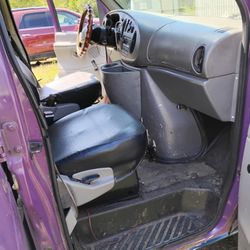 1999 Ford E-350