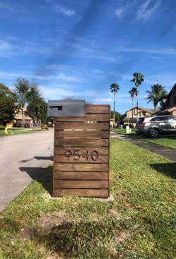 Custom mailbox