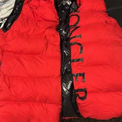 Men Size 2 ( Medium ) Moncler Vest
