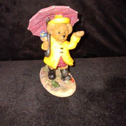 April Showers, Tender Hearts Treasures Bear Walking in the Rain, Vintage 1997 Teddy Bear Out For a Walk in the Rain Figurine, Collectible

