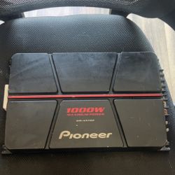 1000 Watts Pioneer Amplifier 