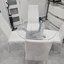 Round Dining Table And 4 Chairs 