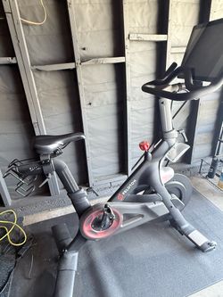 Peloton  Bike