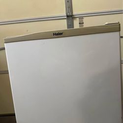 Dorm Refrigerator 