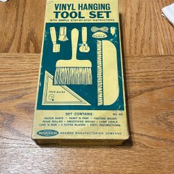 Old Vinyl Hanging Tool Set 