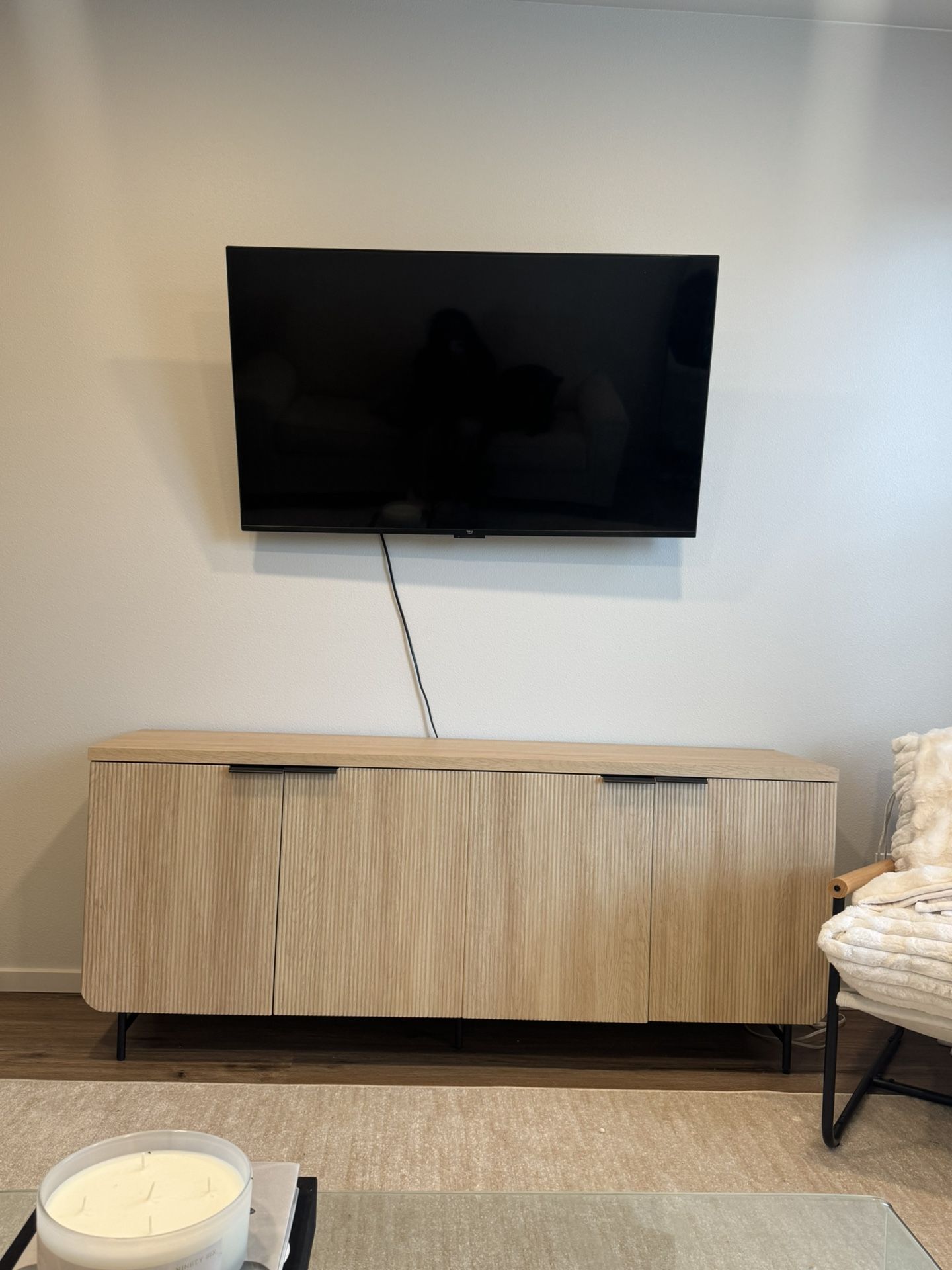 Walker Edison Reema Scandinavian Sideboard / TV Stand – Coastal Oak/Black – Excellent Condition