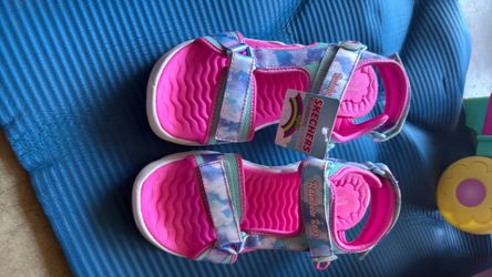 Free girls skechers sandals