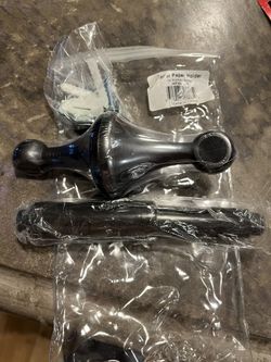 Brand New Toilet Paper Holder Wall Mount Oil Rubbed Bronze Still In