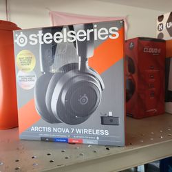 Steelseries Arctic Nova Wireless Gaming Bluetooth Headset 