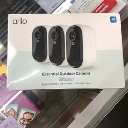Arlo Essential Outdoor Camera 3pc  Brand New