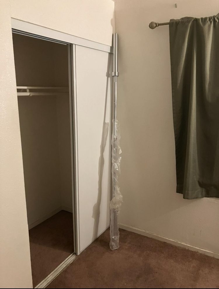 Olympic Barbell 45lb – 7ft Weightlifting Bar – New