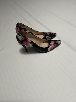 Nine West Flower Heels- Size 8