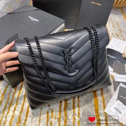 LOULOU TOY BAG IN MATELASSe Y LEATHER Black          31 x 22 x 11cm