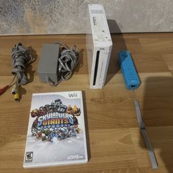 Nintendo Wii Console Bundle with Skylanders Giants