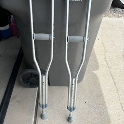 Crutches 4’6” - 5’2”