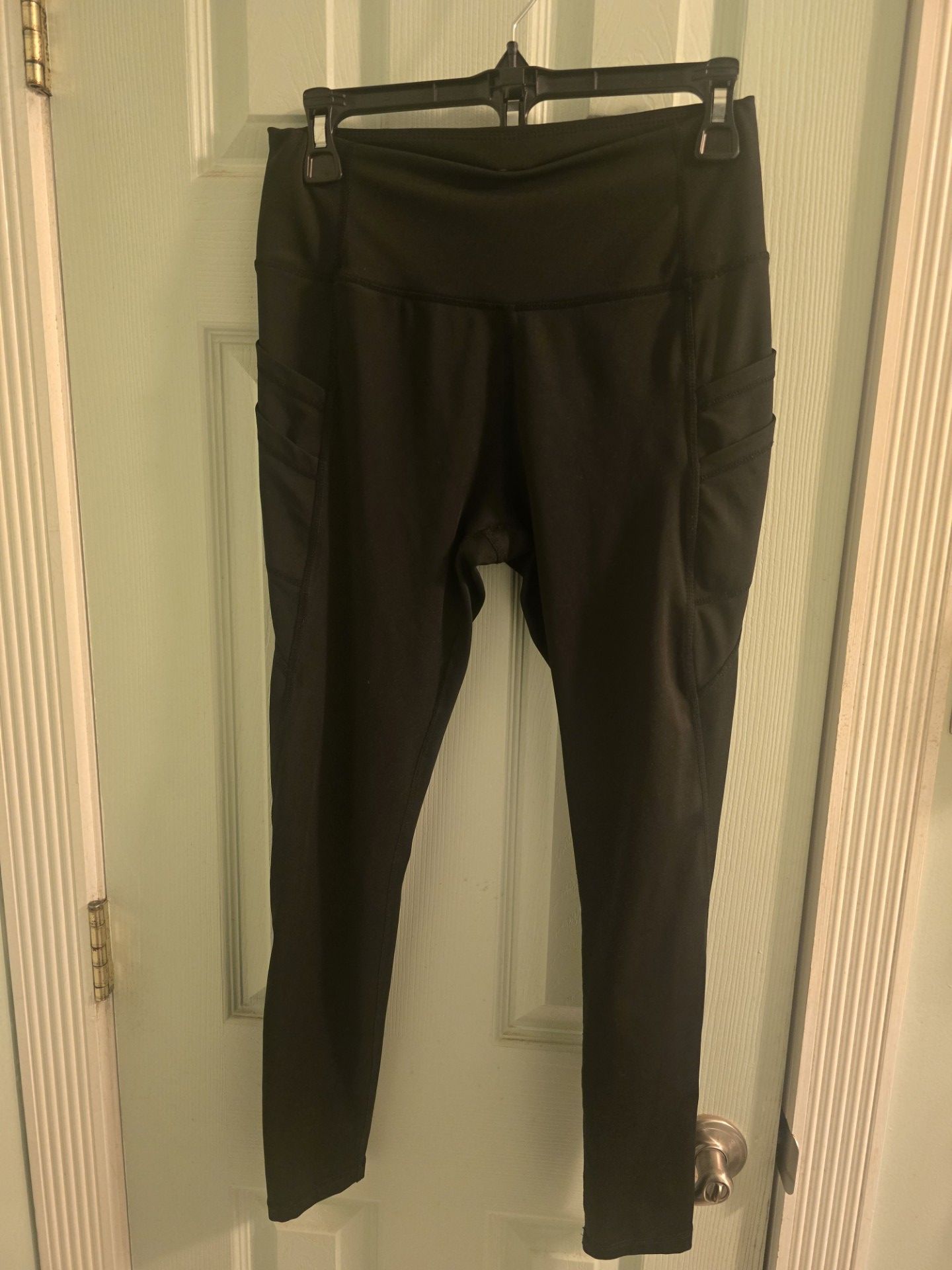 P. Sofia Active Black Leggings Size Medium