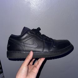 Jordan Low Triple Black