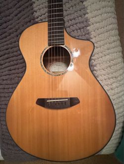 Breedlove Persuit Concert CE SS