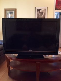 Sony 40 inch tv looking to sell