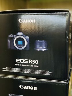 Canon R50 Camera Kit