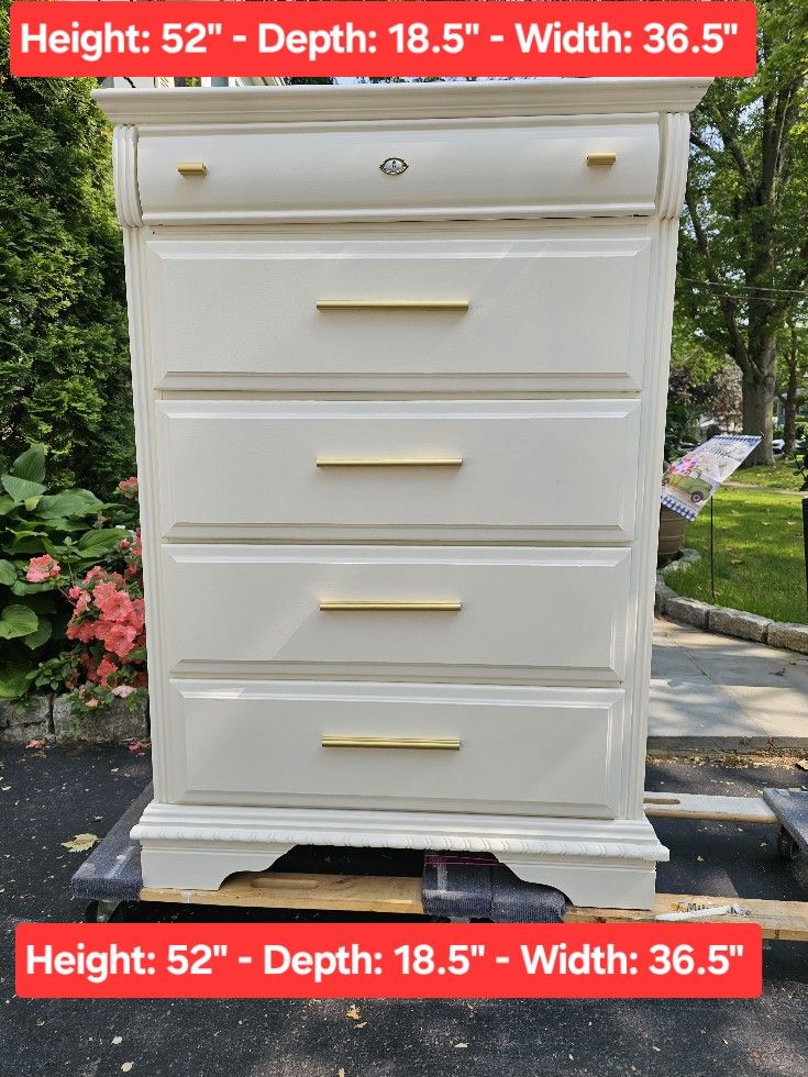 *CLASSY* Five Drawer Dresser In Cottage White Color With Unique Gold Colored Handles
