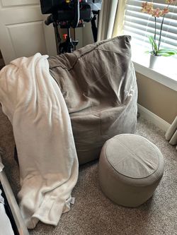 New Love Sac with foot stool