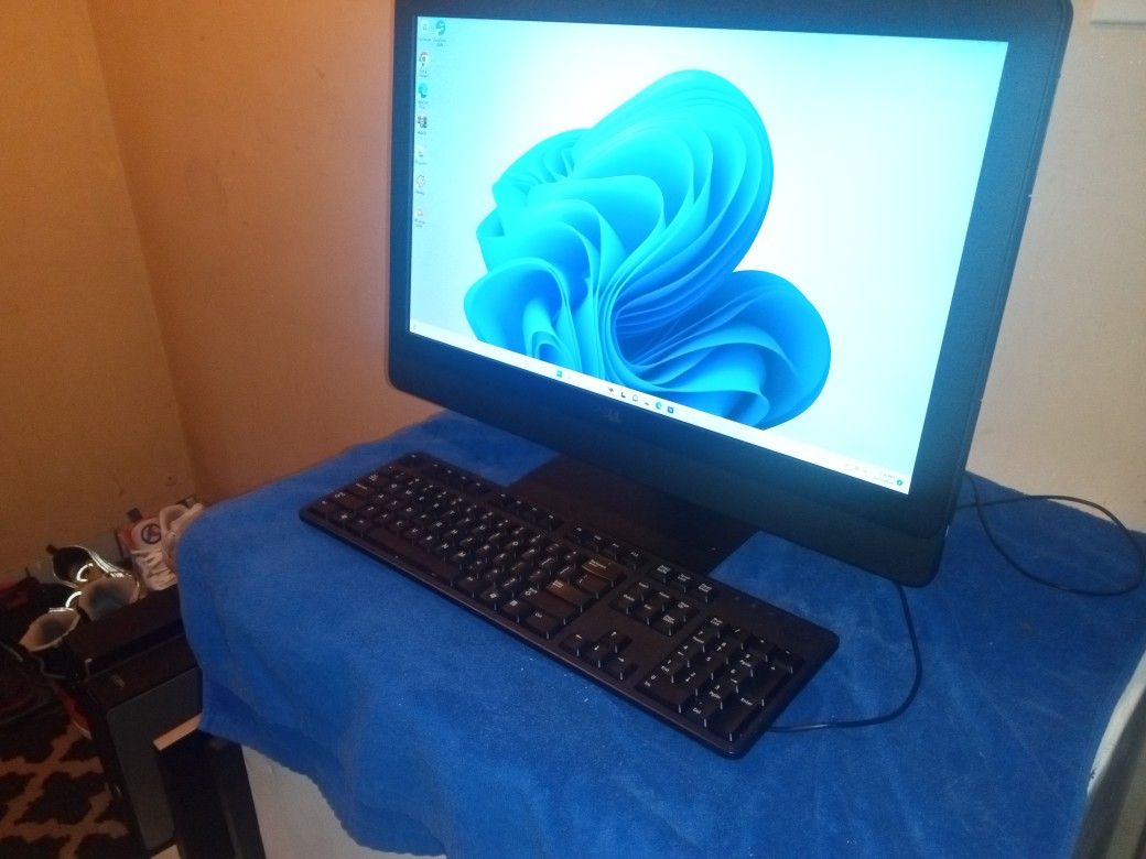 Dell All In One 8gb Windows 11 And 1tb Works Perfect