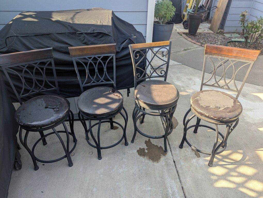 4 Bar Stools