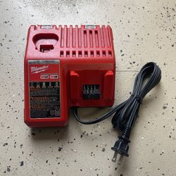 Milwaukee 48-59-1812 M12 or M18 18V and 12V Multi Voltage Lithium Ion Battery Charger w/ Onboard Fuel Gauge