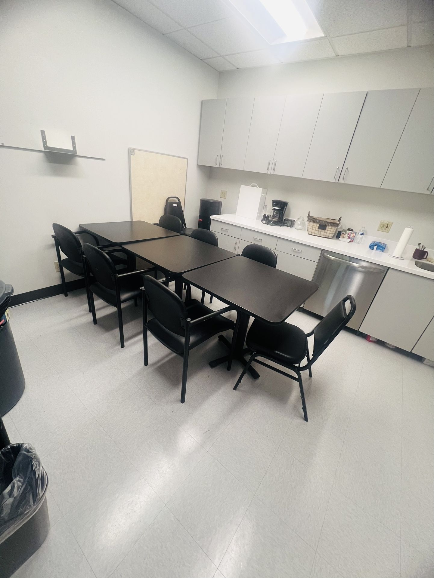 Free Items( Printer, Kitchen Table, Fridge )