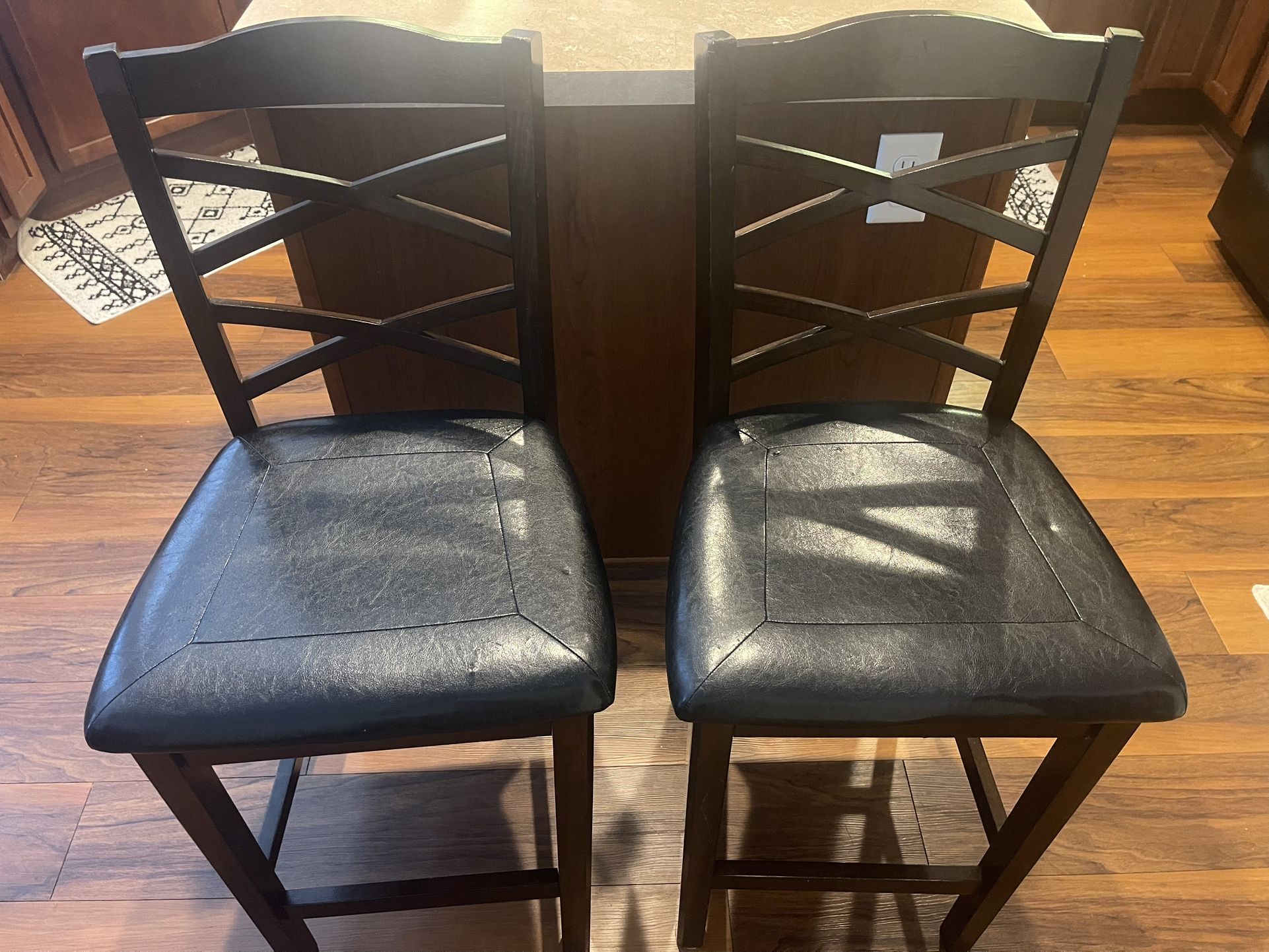 Bar Stool/Chair (2)