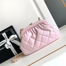 Women's pink chain bag