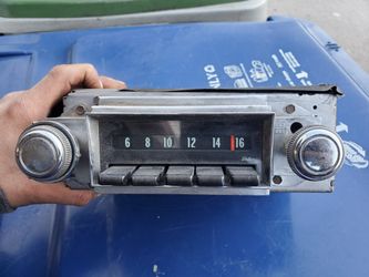 Oem chevy radio 1968