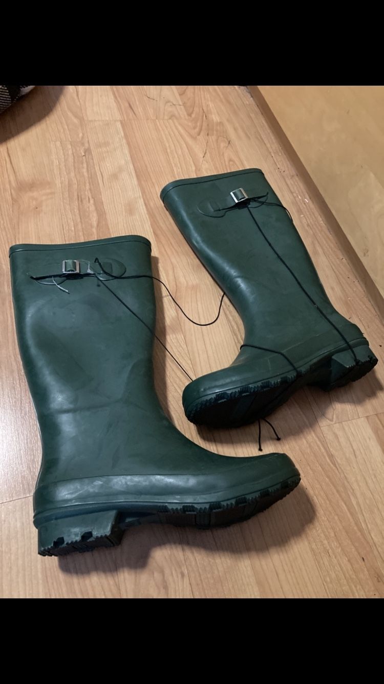 New Rain Boots Womenβs Size 7