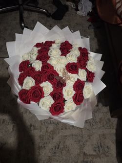 Forever Roses Ramo Buchon