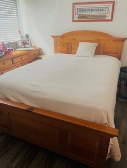 Natural Wooden bed in Queen size
