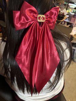 Custom clip bow