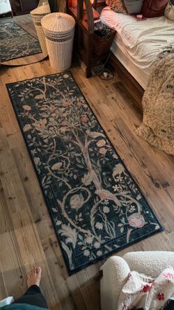 2.5 x 7 Ruggable padded tufted runner rug