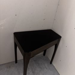 Corner Table