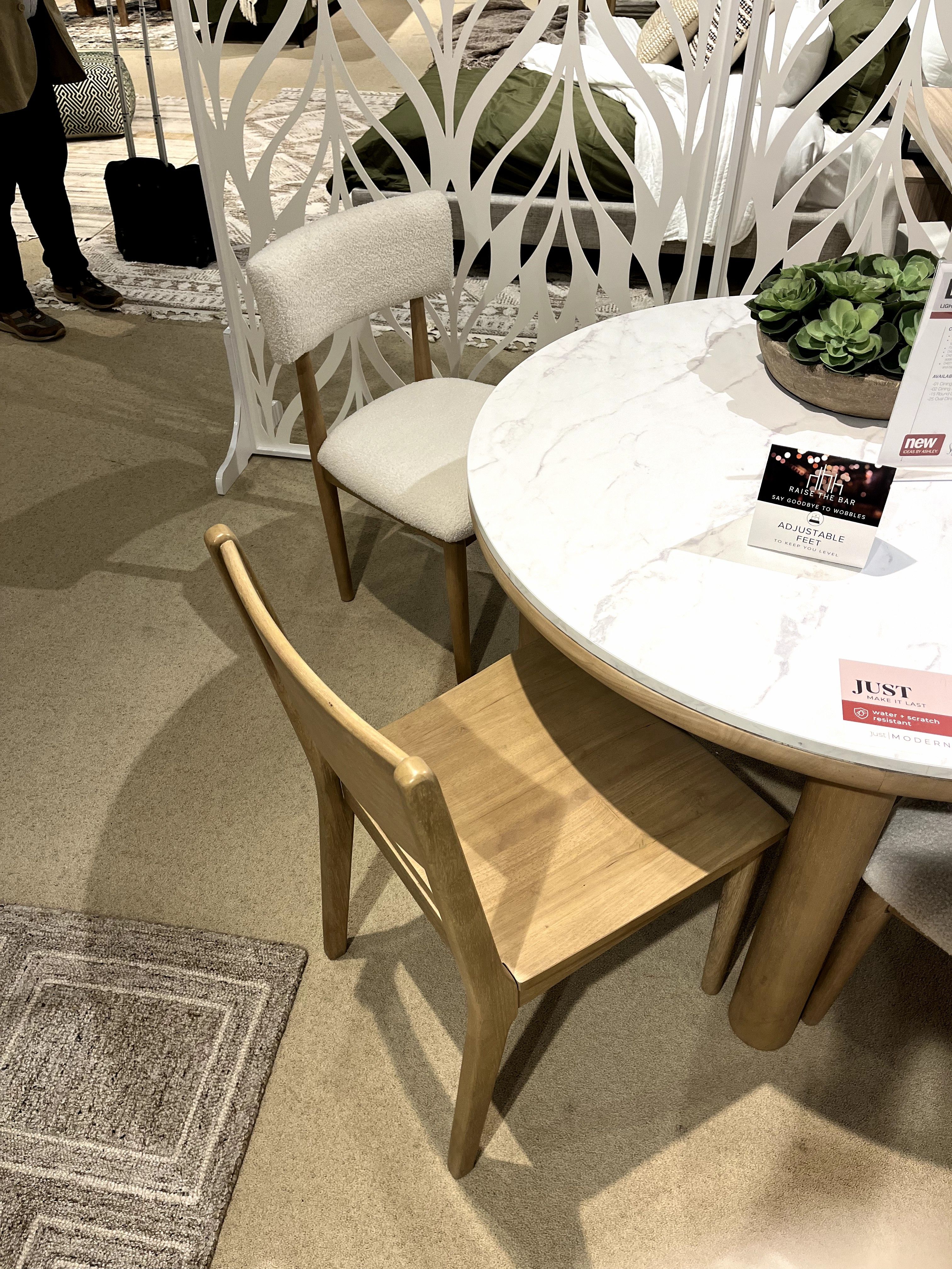 Solid Wood Round Dining Table and 4 White Boucle Uph. Chairs (Set of 5)