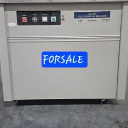 Uline Poly Strapping /
Semi-Automatic Strapping Machine.