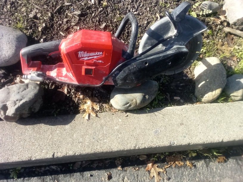 Concrete Saw 